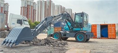 Excavator pe roți de 15 tone